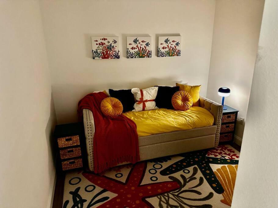 Luxury King Suite, 3br Vibe, Huge Tv *
