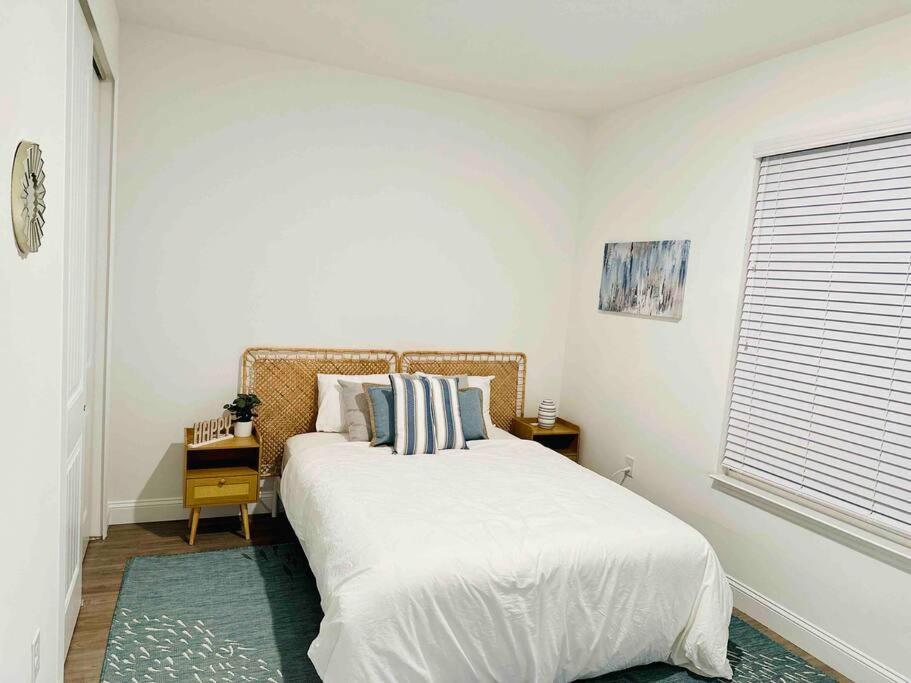 Luxury King Suite, 3br Vibe, Huge Tv * Palm Coast