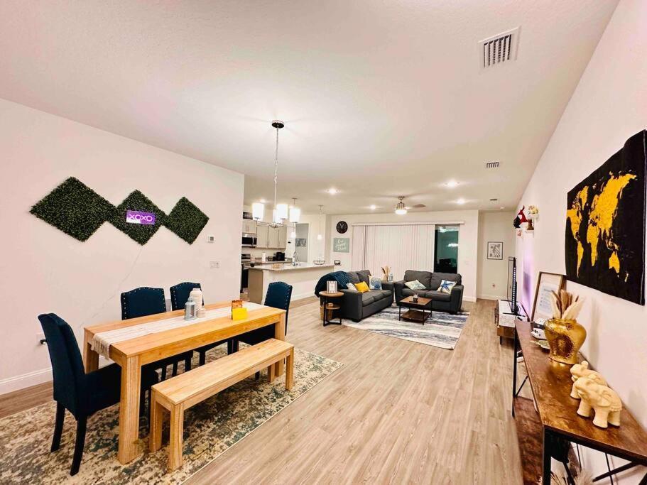 Hébergement de vacances Luxury King Suite, 3br Vibe, Huge Tv Palm Coast