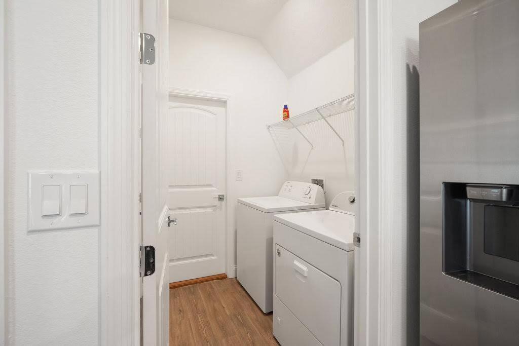 Hébergement de vacances Luxury King Suite, 3br Vibe, Huge Tv