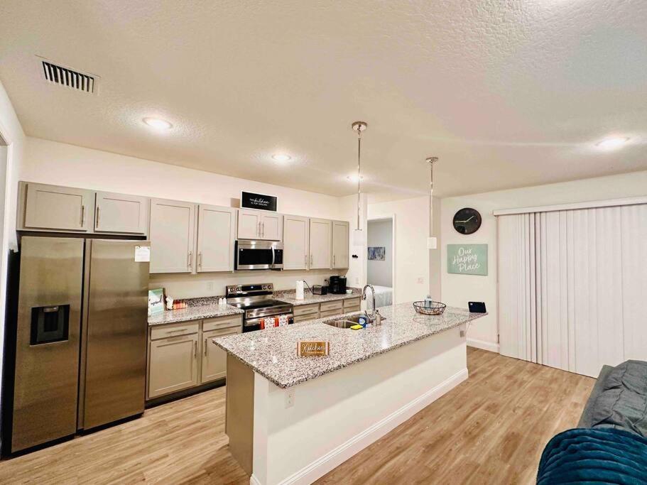 Luxury King Suite, 3br Vibe, Huge Tv Palm Coast